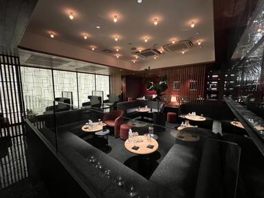 ジェントルマンズクラブ （Gentleman’s club）